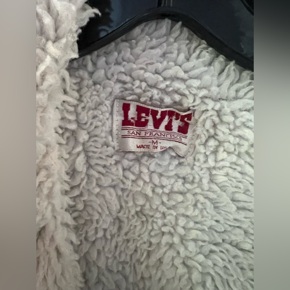 Men’s Medium authentic vintage Levi’s jean jacket with fleece. - Picture 2 of 4
